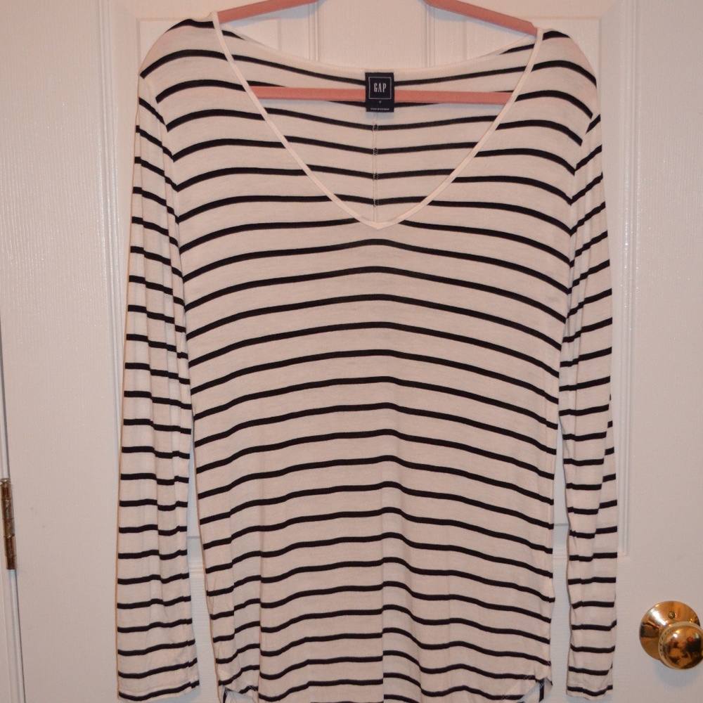 Black and White Stripe V Neck Top